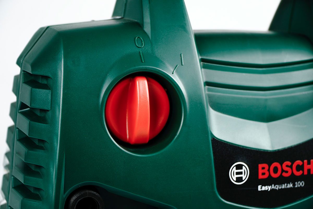 Máy xịt rửa áp lực cao Bosch EasyAquatak 100