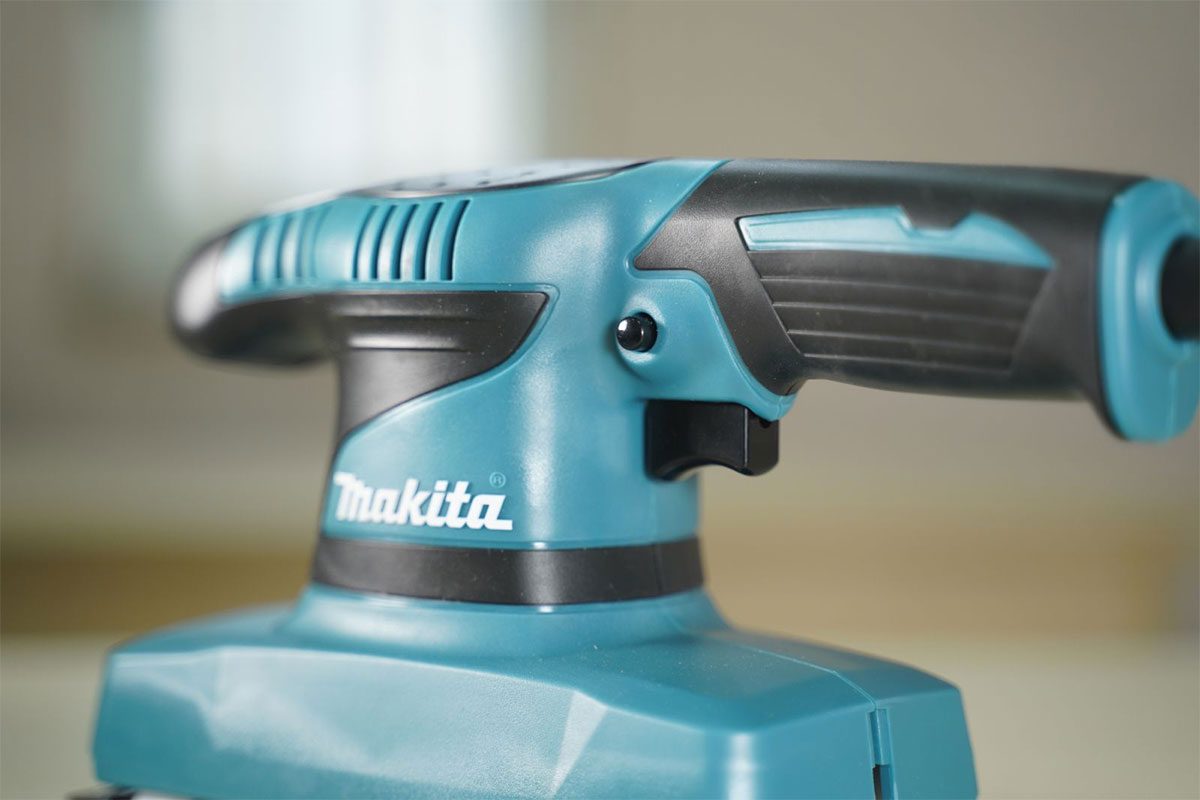 Máy chà nhám rung Makita 9035H