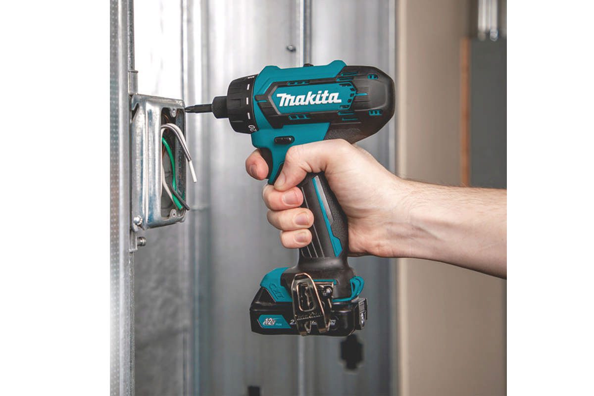 M&aacute;y khoan vặn v&iacute;t pin 12V Makita DF033DSYE - Si&ecirc;u thị Dụng Cụ V&agrave;ng