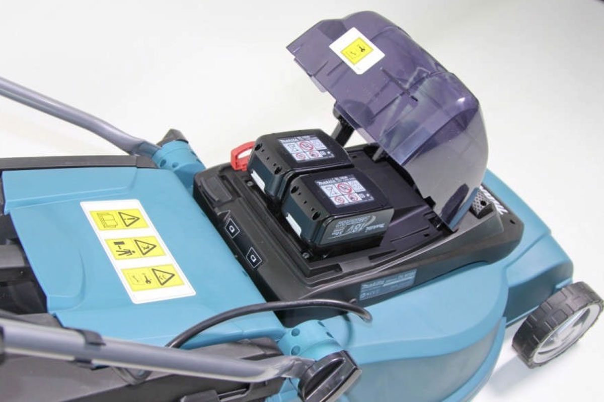 Máy cắt cỏ đẩy pin 18V Makita DLM380PM2