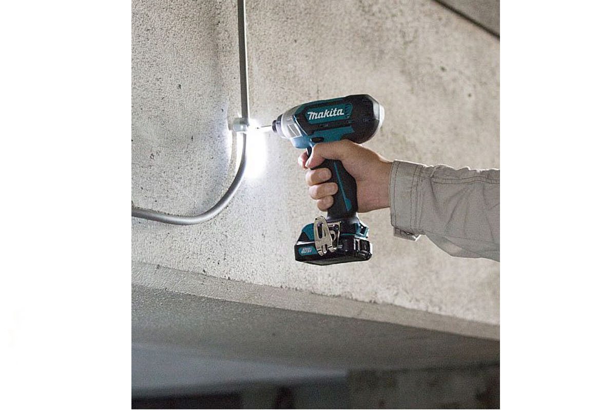 Máy vặn vít pin 12V Makita TD110DSYE