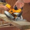 Máy Cưa Gỗ Cầm Tay Dewalt Dwe561